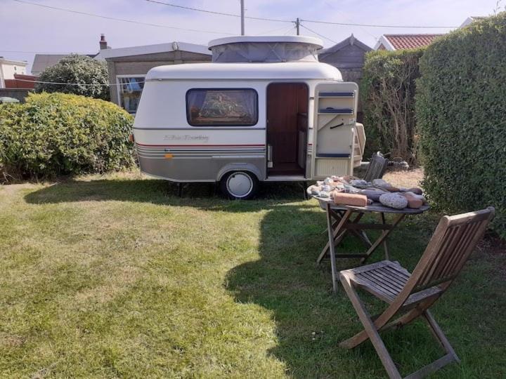 Sundial Cottage Eriba Caravan Norwich Bagian luar foto